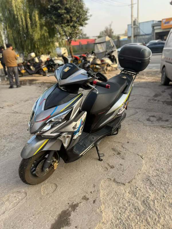 二手新大洲本田裂行 RX125Fi