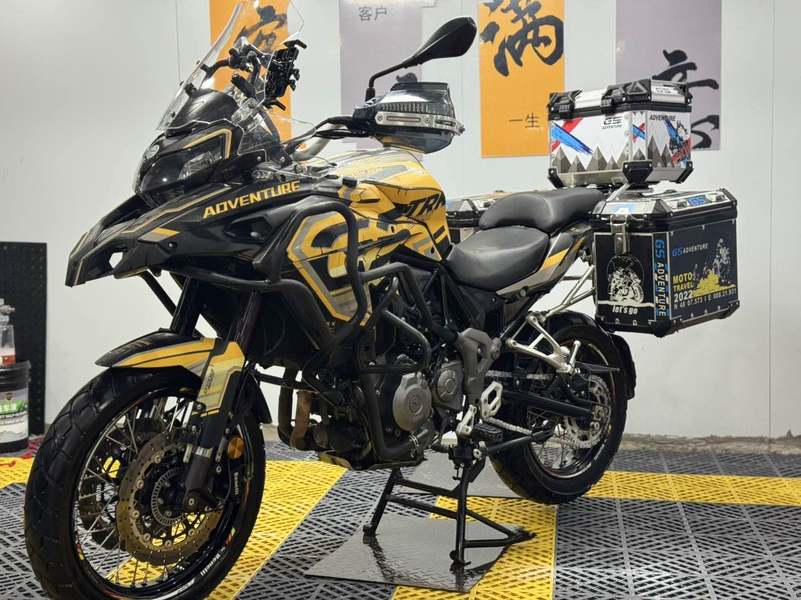 二手贝纳利金鹏 TRK502