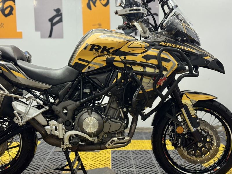 二手贝纳利金鹏 TRK502