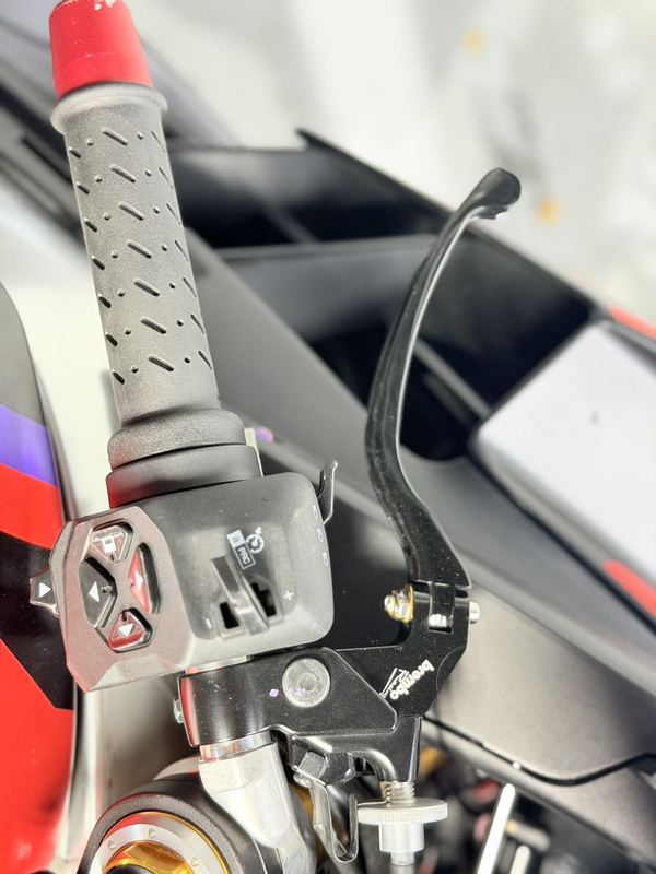 二手阿普利亚RSV4