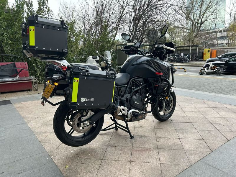 二手贝纳利TRK702