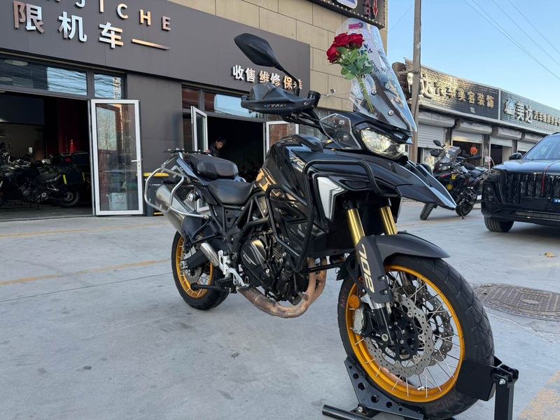 二手贝纳利TRK702