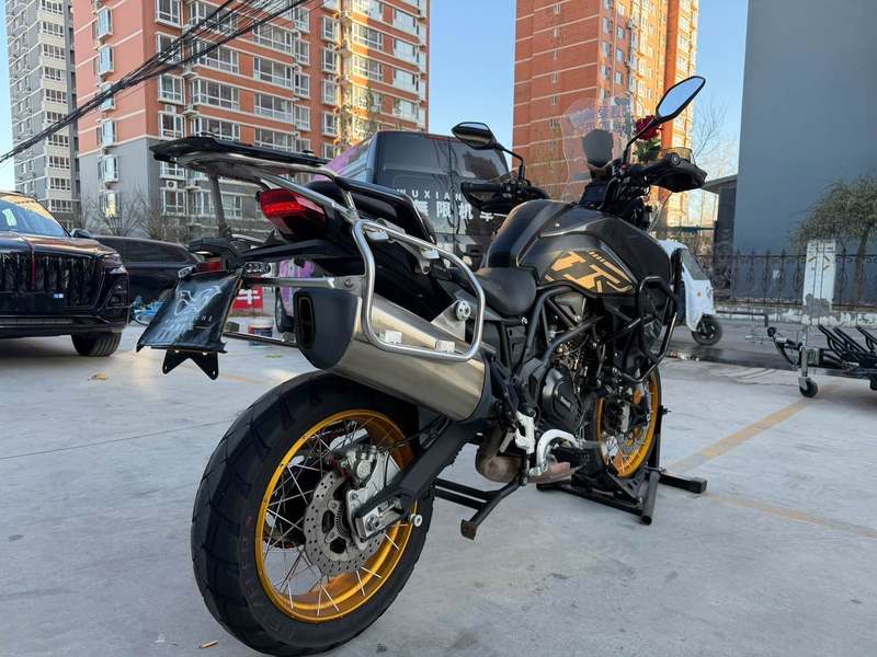 二手贝纳利TRK702