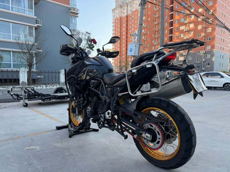 二手贝纳利TRK702