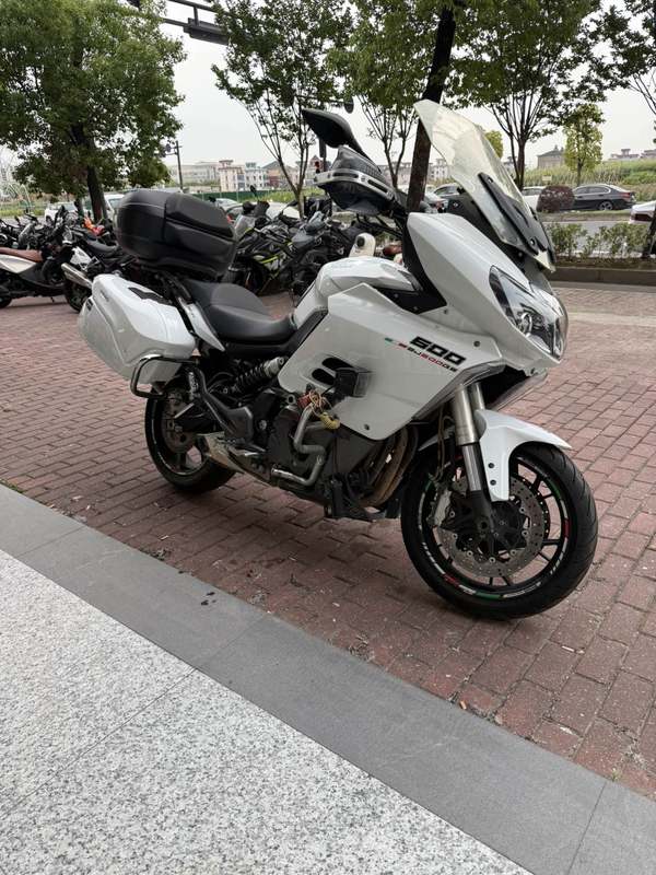 二手贝纳利600GC