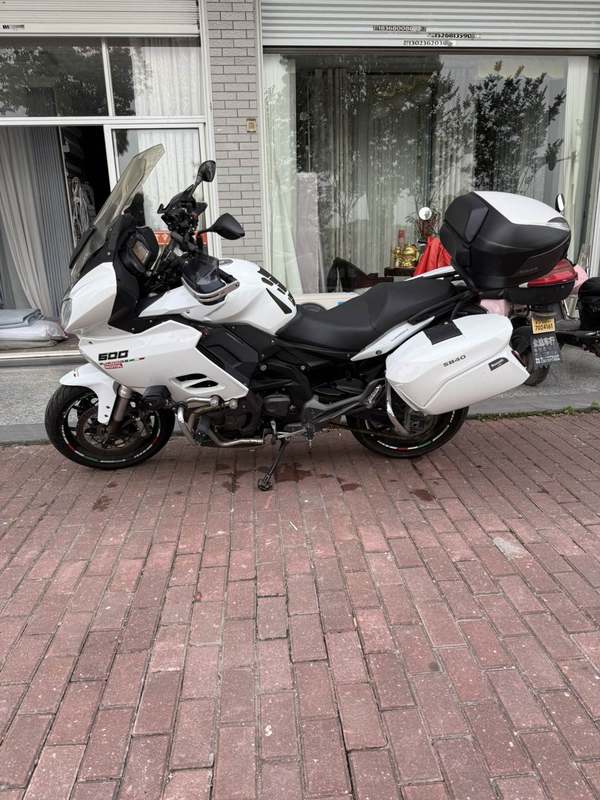 二手贝纳利600GC