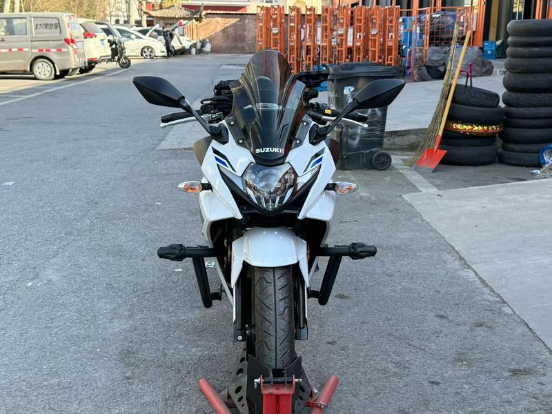 二手豪爵铃木GSX250R