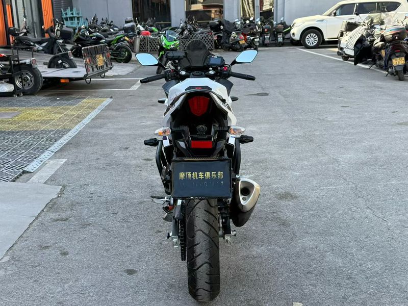 二手豪爵铃木GSX250R