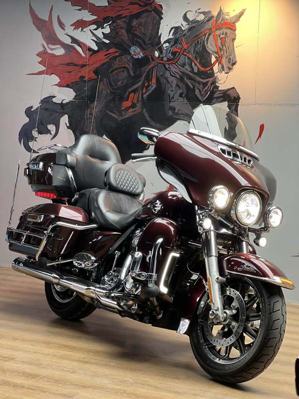 二手哈雷戴维森旗舰滑翔  Limited