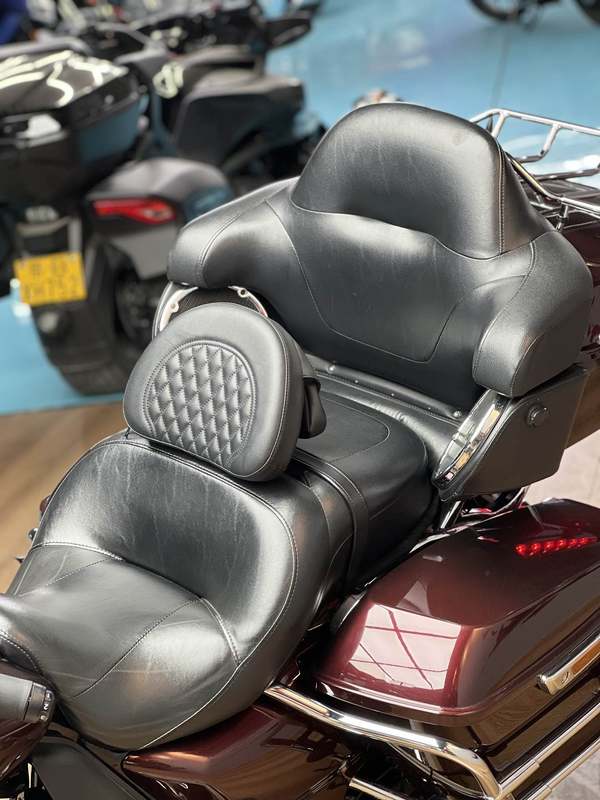 二手哈雷戴维森旗舰滑翔  Limited