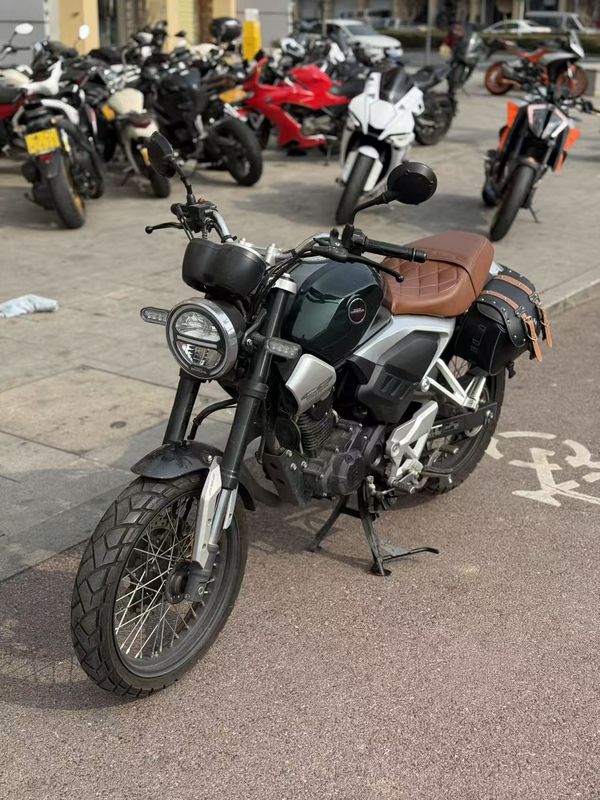 二手五羊本田鸷道 CB190SS