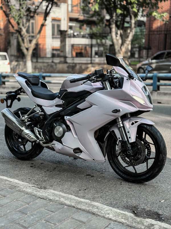 二手贝纳利龙卷风 Tornado 302R