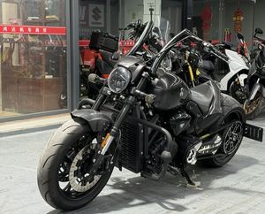 二手香帅金刚狼800S