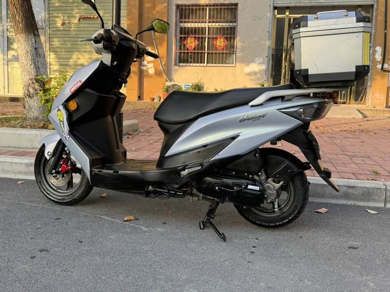 二手济南铃木优驿 UE125T