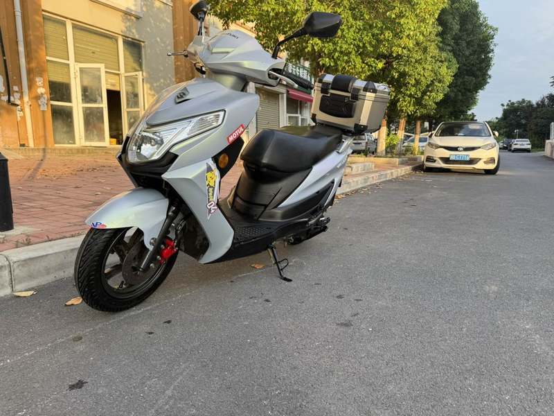 二手济南铃木优驿 UE125T