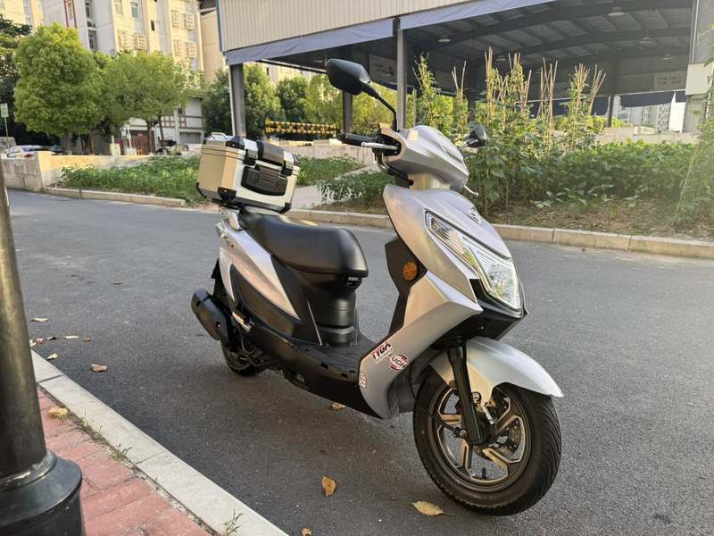 二手济南铃木优驿 UE125T