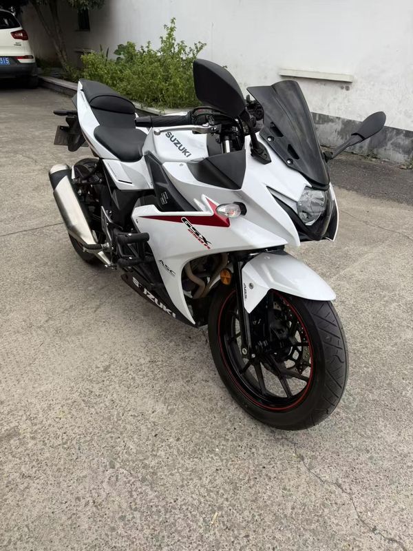二手豪爵铃木GSX250R