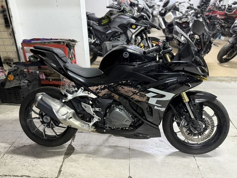 二手贝纳利龙卷风 Tornado 402R