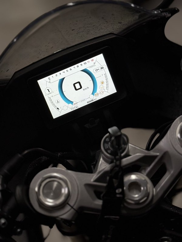 二手贝纳利龙卷风 Tornado 402R