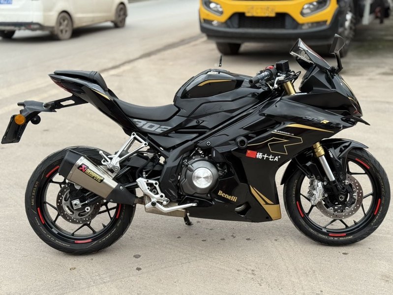 二手贝纳利龙卷风 Tornado 302R