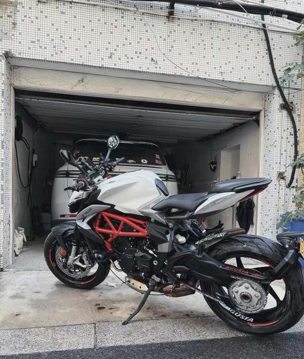 二手奥古斯塔Brutale 800