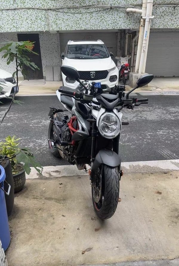 二手奥古斯塔Brutale 800