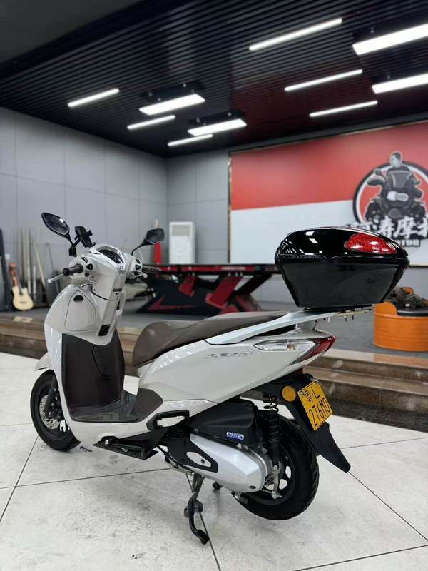 二手五羊本田Lead125