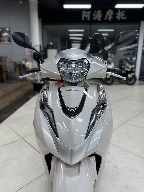 二手五羊本田Lead125