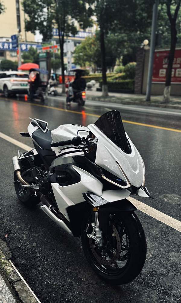 二手阿普利亚RS 660 