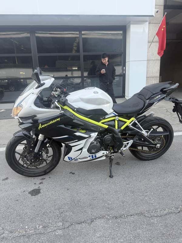 二手贝纳利龙卷风 Tornado 302R