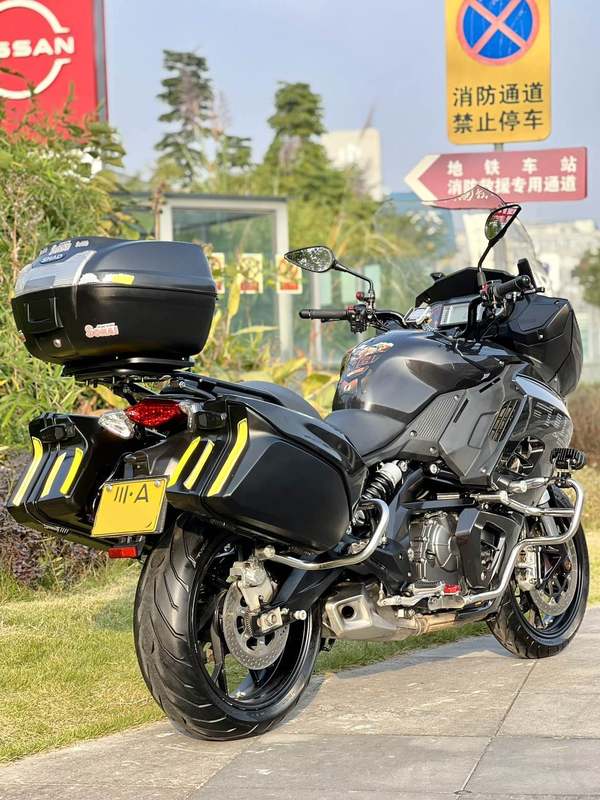 二手贝纳利600GC