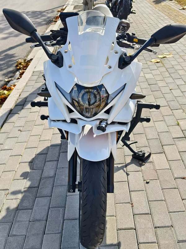 二手豪爵铃木GSX250R