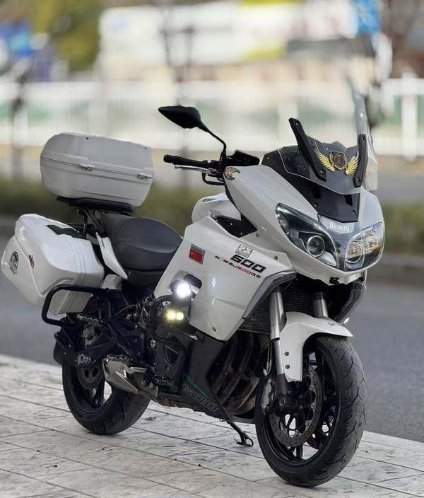 二手贝纳利600GC