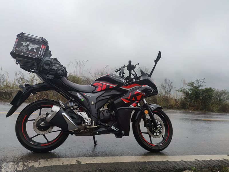 二手济南铃木极客飒 Gixxer 155