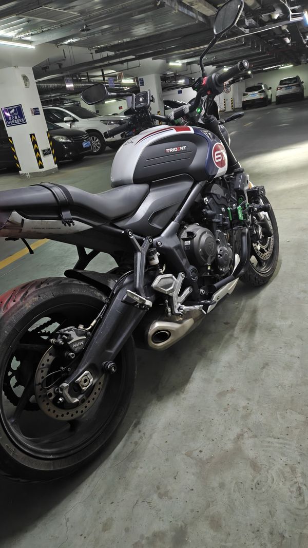 二手凯旋Trident 660