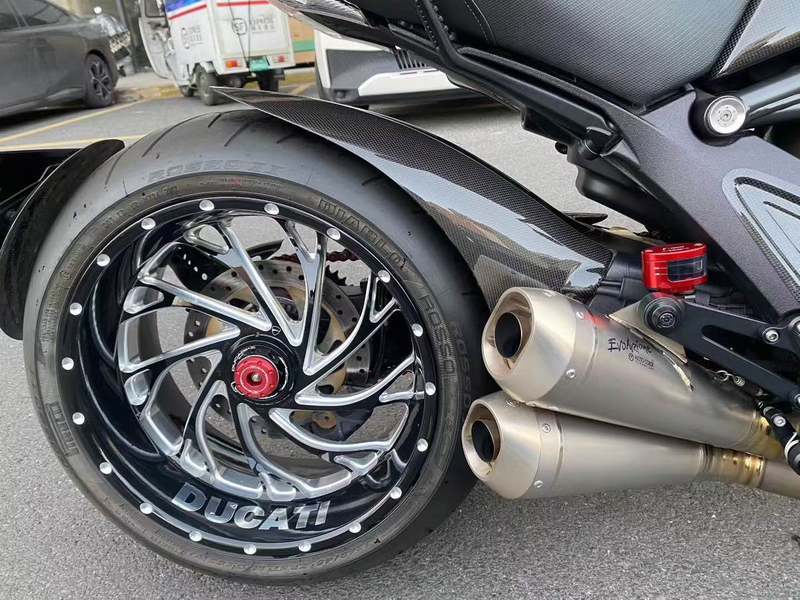 二手杜卡迪Diavel Carbon