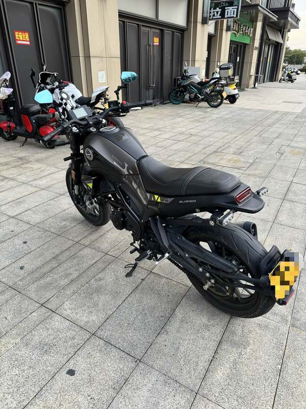 二手贝纳利幼狮 Leoncino 250