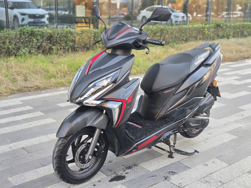 二手新大洲本田裂行 RX125Fi