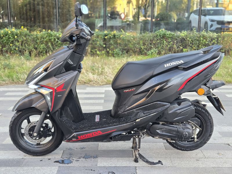 二手新大洲本田裂行 RX125Fi