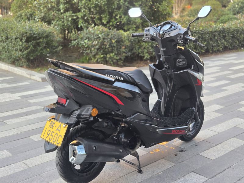 二手新大洲本田裂行 RX125Fi