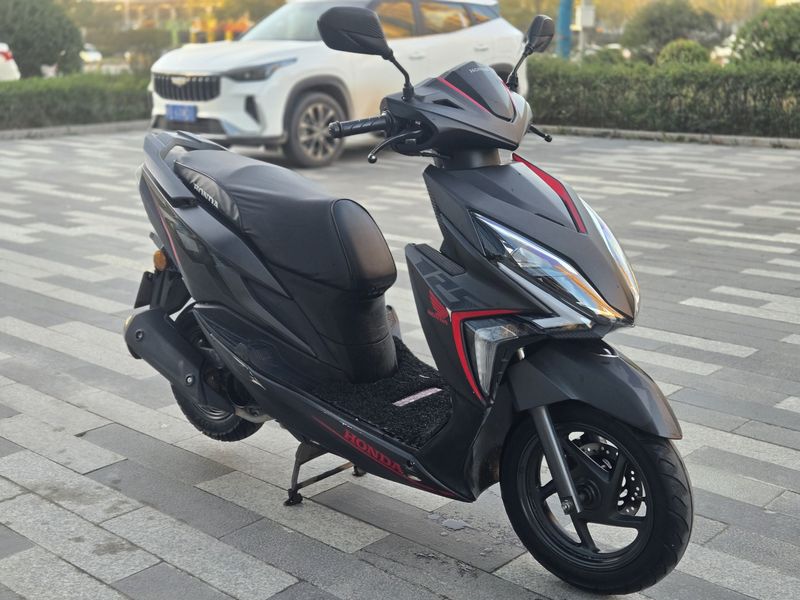 二手新大洲本田裂行 RX125Fi