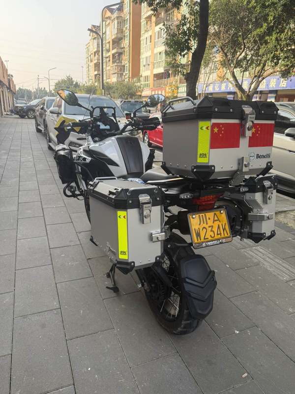 二手贝纳利金鹏 TRK502