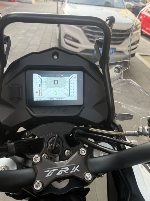 二手贝纳利金鹏 TRK502