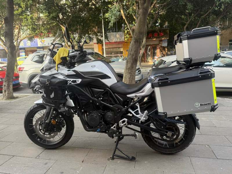 二手贝纳利金鹏 TRK502