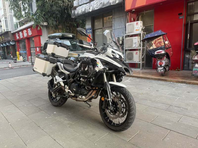 二手贝纳利金鹏 TRK502