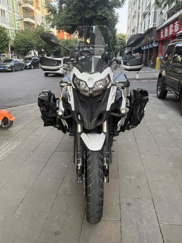 二手贝纳利金鹏 TRK502