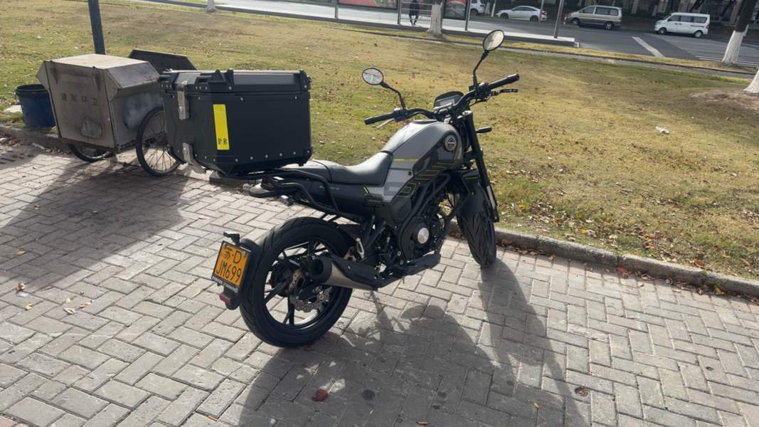 二手贝纳利幼狮 Leoncino 150