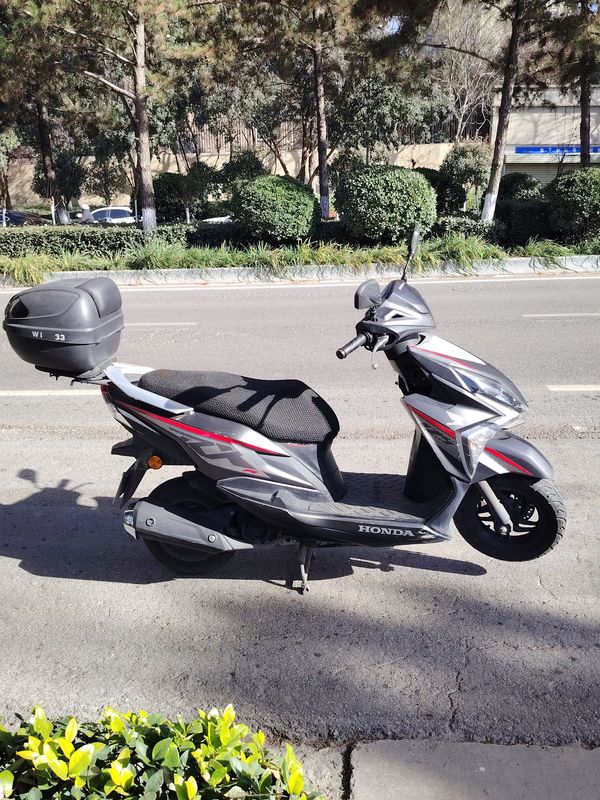 二手新大洲本田裂行 RX125Fi