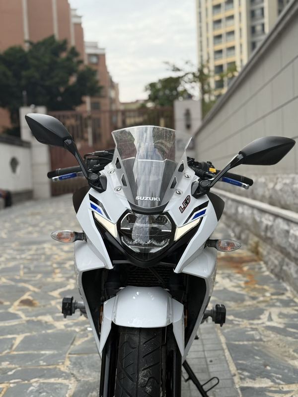 二手豪爵铃木GSX250R