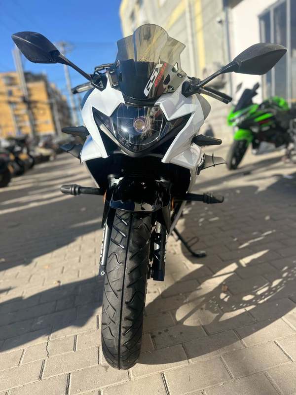 二手豪爵铃木GSX250R